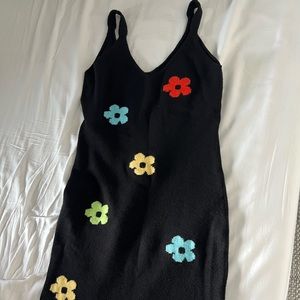 Floral Midi dress ! hugs your body. below the knee Knit Fabric V-neck.